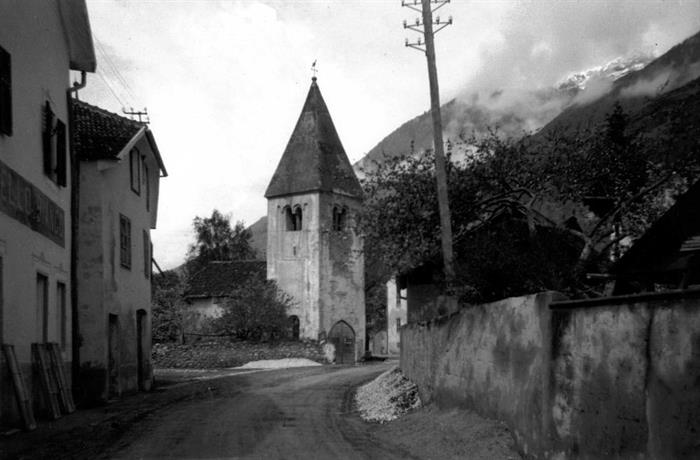 La chiesa in passato // The church in the past
